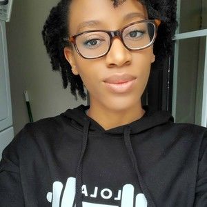 Meet your Posher, Lola